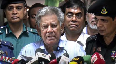 চাটুকারি করলে মিডিয়া বন্ধ হয়ে যাবে: স্বরাষ্ট্র উপদেষ্টা