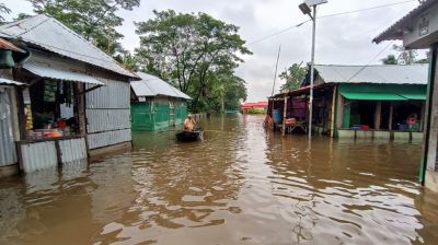 প্রত্যন্ত এলাকায় ত্রাণের জন্য হাহাকার বানভাসিদের