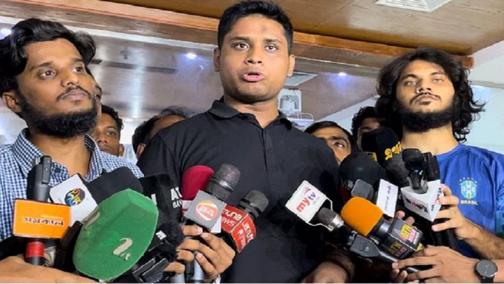 ঢাকা বিশ্ববিদ্যালয়ে জমায়েতের ডাক বৈষম্যবিরোধী ছাত্র আন্দোলনের সমন্বয়কের