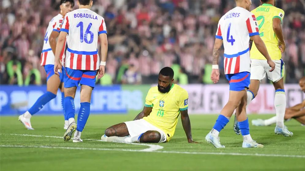 এবার প্যারাগুয়ের কাছে হারল ব্রাজিল