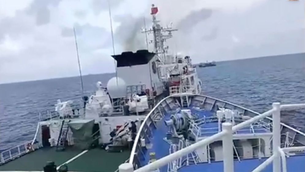 দুই জাহাজে সংঘর্ষের দায় একে অপরকে দিল চীন-ফিলিপাইন