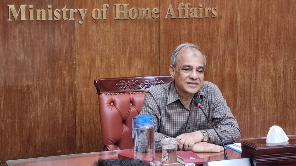 ঘুষ ও চাঁদাবাজি বন্ধে কঠোর পদক্ষেপ গ্রহণের আহ্বান স্বরাষ্ট্র উপদেষ্টার