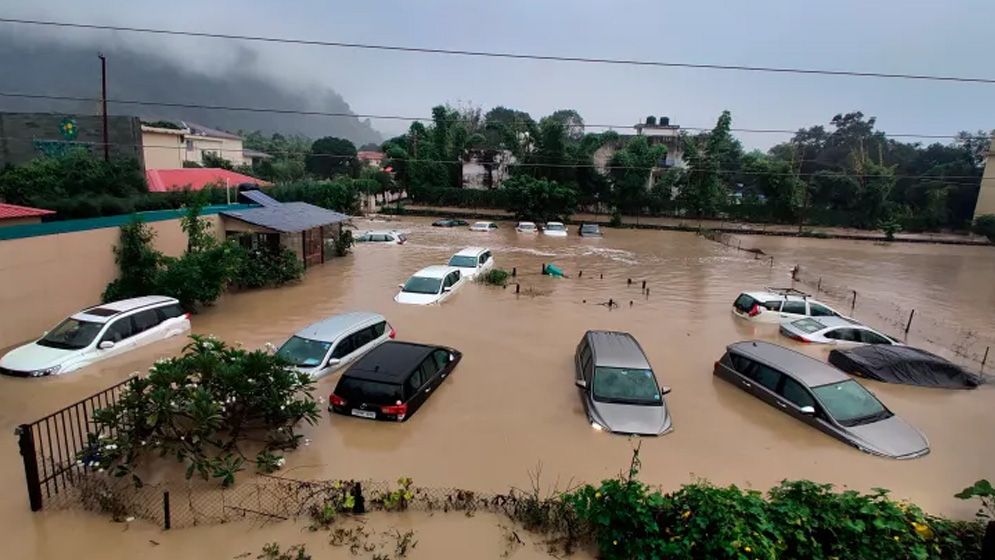 ভারত ও নেপালে বন্যায় নিহত ১৫০