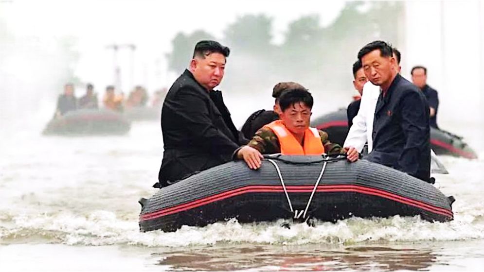 বন্যা নিয়ন্ত্রণে ব্যর্থ হওয়ায় ৩০ জনকে গুলি করে হত্যা 