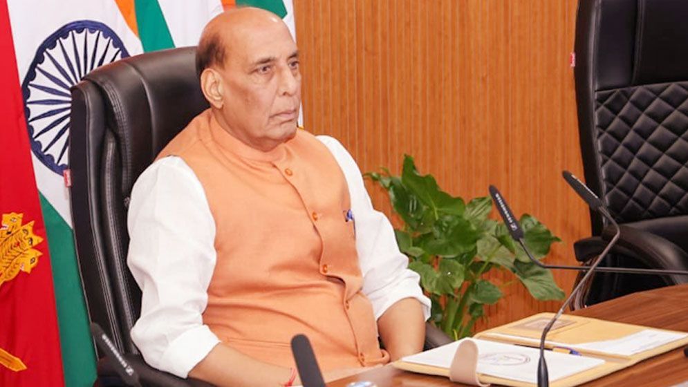 বাংলাদেশের ওপর নজর রাখতে সশস্ত্র বাহিনীকে নির্দেশ ভারতের প্রতিরক্ষামন্ত্রীর