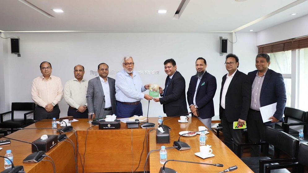 এই সরকার কোনো নির্দিষ্ট ব্যক্তি বা গ্রুপকে প্রমোট করবে না: বিদ্যুৎ ও জ্বালানি উপদেষ্টা