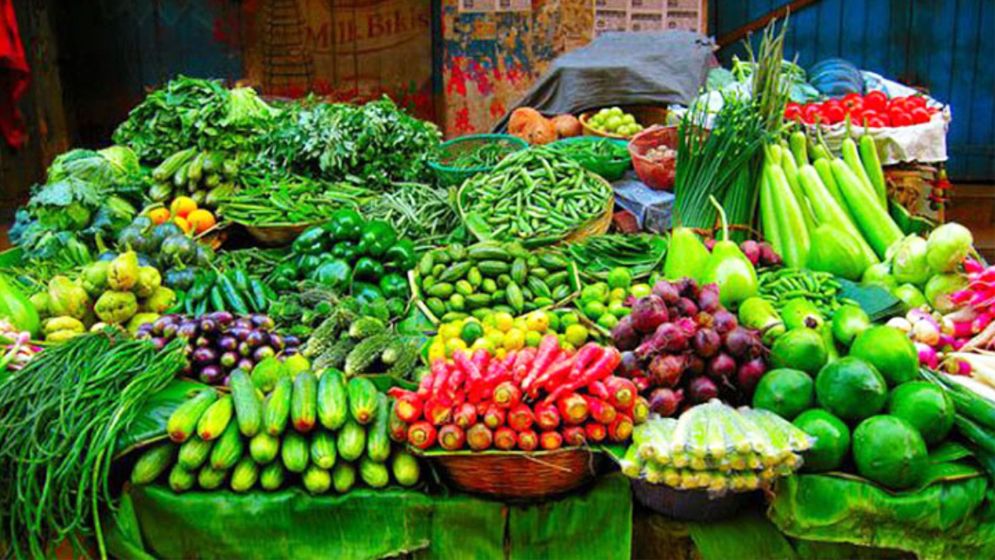 বাজারে পর্যাপ্ত সরবরাহ থাকলেও চড়া সবজির দাম