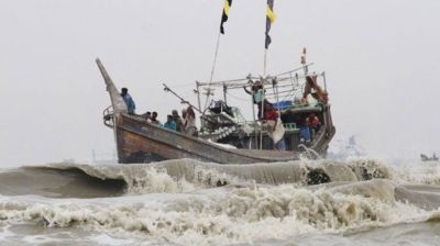 হাতিয়ায় মাছ ধরার ৭ ট্রলার ডুবি