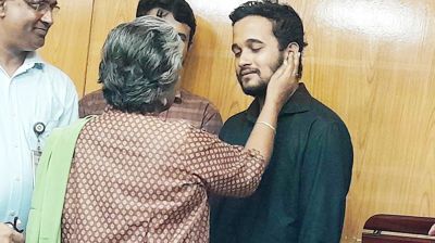 মুগ্ধর ভাই স্নিগ্ধকে কাছে পেয়ে আবেগাপ্লুত সমাজকল্যাণ উপদেষ্টা