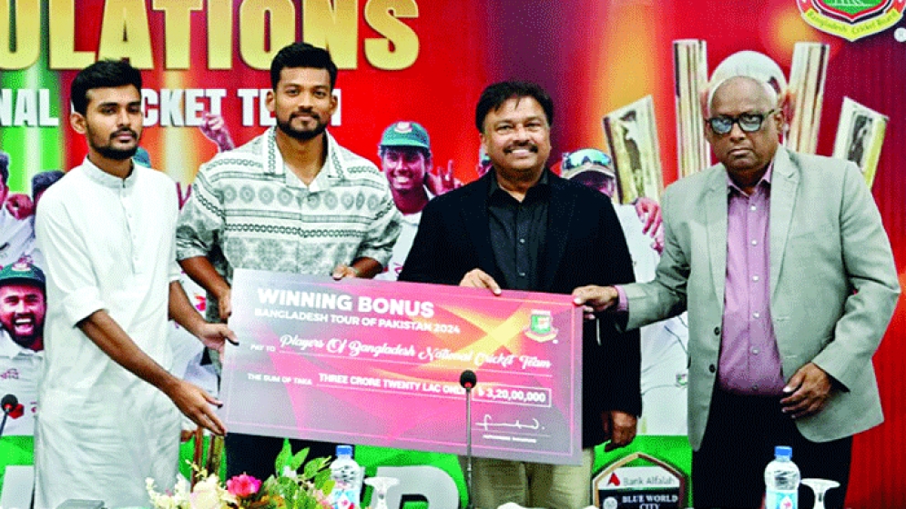 বোনাসের একটি অংশ বন্যার্তদের দেবেন শান্ত-মুশফিকরা