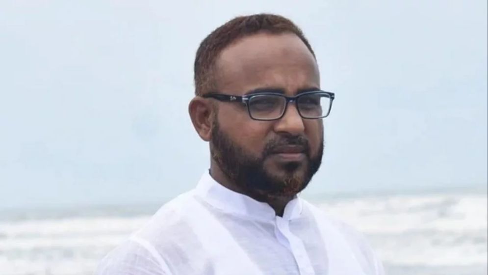 ডুব দিয়ে পালানোর চেষ্টা, পুকুর থেকে মৎস্যজীবী লীগ নেতা গ্রেপ্তার