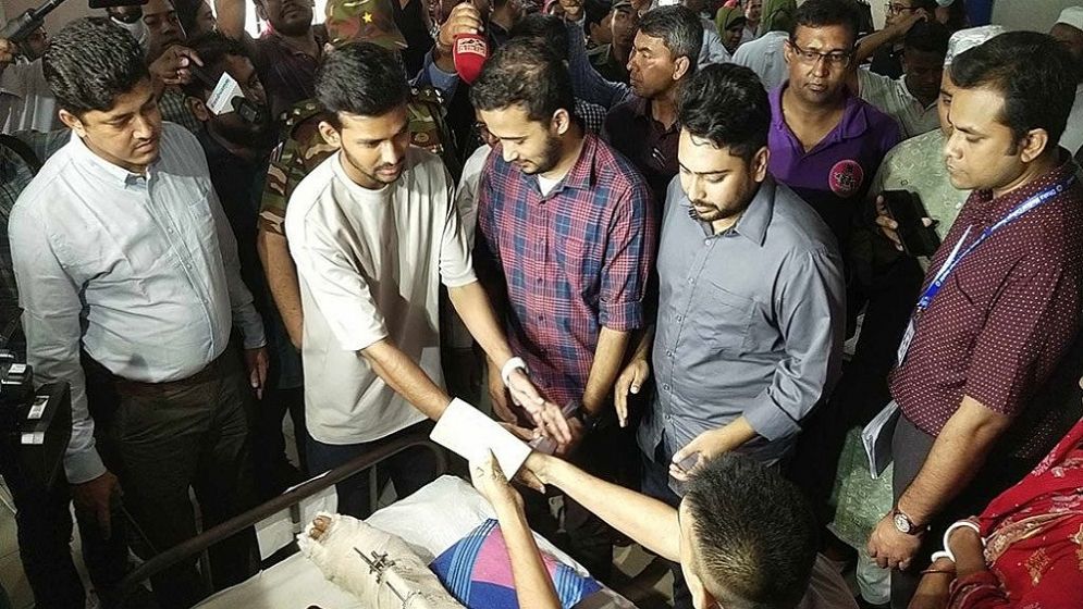 ছাত্র-জনতার আন্দোলনে আহত ১৫ জন পেলেন ১৫ লাখ টাকা