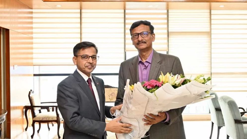 ভারতীয় হাইকমিশনারের সঙ্গে পররাষ্ট্র উপদেষ্টার বৈঠক, ভিসা নিয়ে আলোচনা