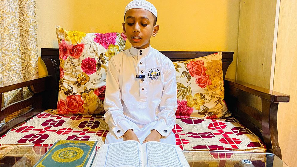 ৬ মাসে কোরআনের হাফেজ এমদাদ