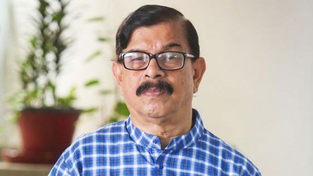 বিপদ দেখছেন মান্না