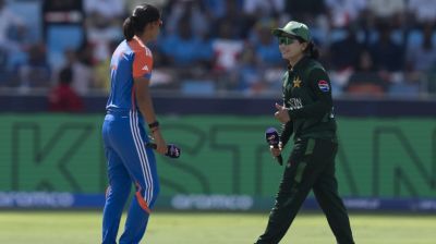 ভারতের বিপক্ষে টস জিতে ব্যাটিংয়ে পাকিস্তান