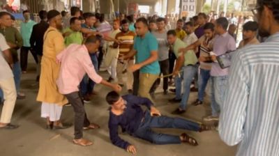 প্রেসক্লাবের সামনে আ.লীগ-বিএনপির পাল্টাপাল্টি ধাওয়া