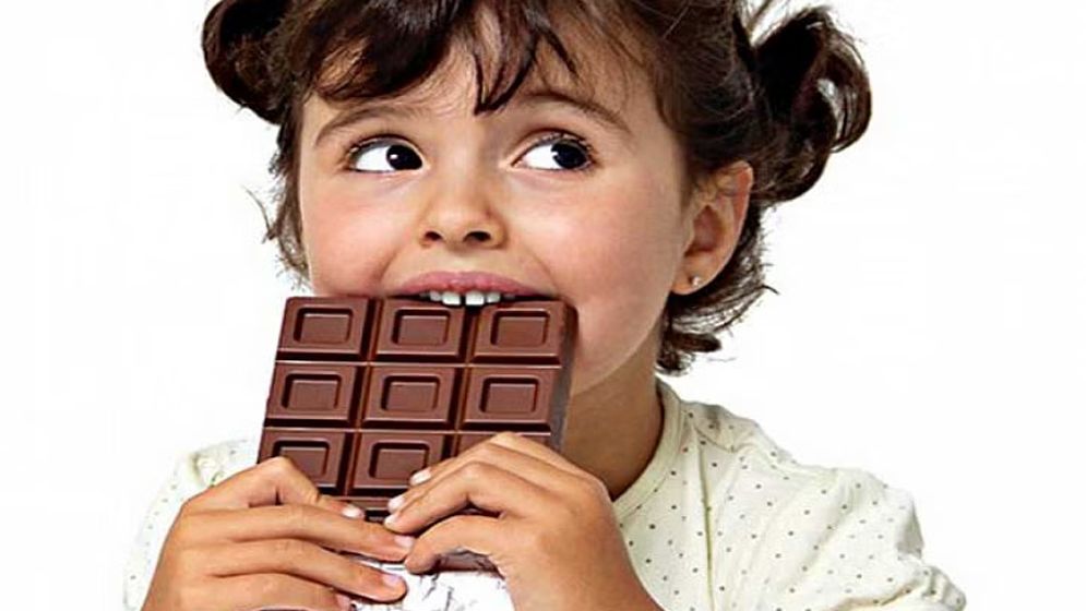 শিশুর দাঁতের ক্ষতি করে যেসব খাবার