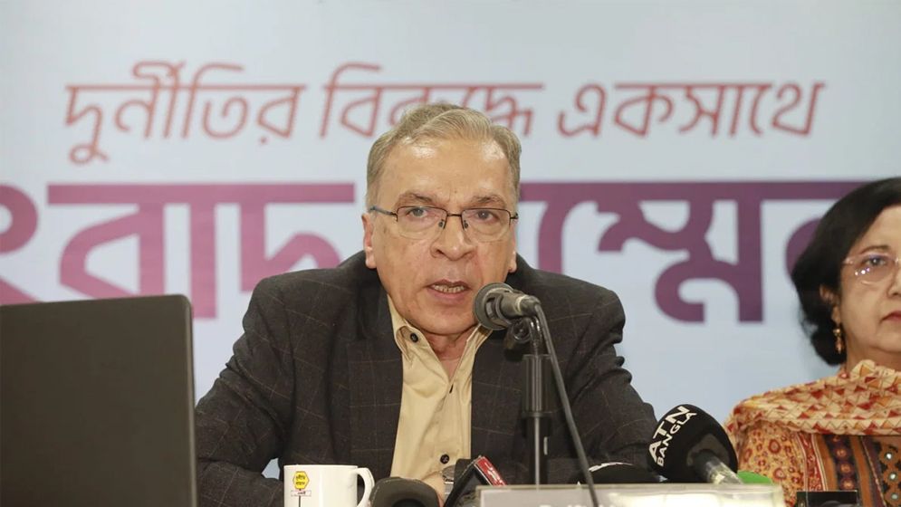 পাচার হওয়া অর্থের পরিমাণ নিয়ে যা জানালেন টিআইবির নির্বাহী পরিচালক