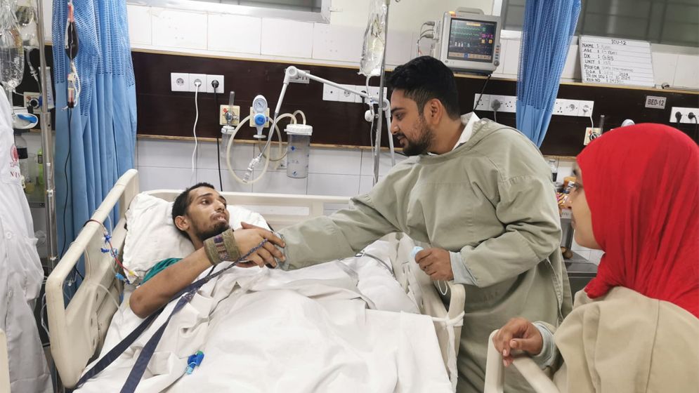 আহত কাজলকে থাইল্যান্ড নেয়া হচ্ছে, হাসপাতালে উপদেষ্টা নাহিদ