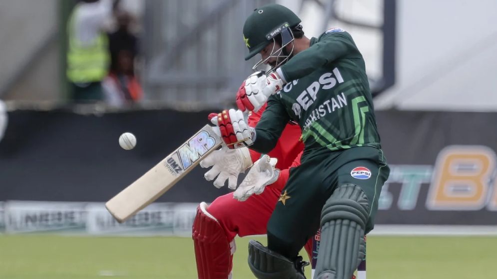কামরানের অভিষেক সেঞ্চুরির দিনে সিরিজ জিতল পাকিস্তান