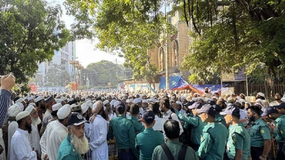 সড়ক ছাড়লেন সাদপন্থিরা