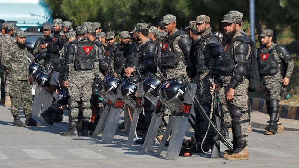 পাকিস্তানে ইমরান খান মুক্তির দাবিতে সমাবেশ-দাঙ্গা, নিহত পুলিশ