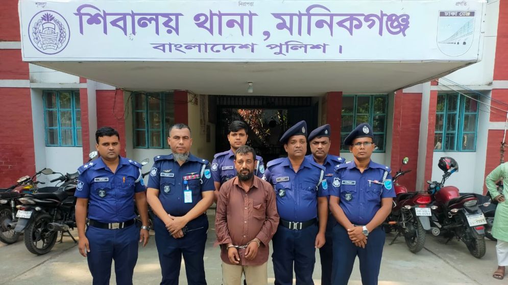 মানিকগঞ্জের শিবালয়ে ডাকাতি: গ্রেপ্তার ১, ৩০ লাখ টাকার মালামাল উদ্ধার