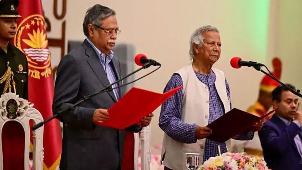 অন্তর্বর্তী সরকার নিয়ে কেন প্রশ্ন তোলা যাবে না, জানতে চান বিশেষজ্ঞ ও রাজনীতিবিদরা