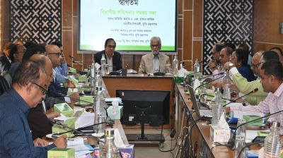 ভূমি সম্পর্কিত বিষয়াদি নিয়ে সব বিভাগীয় কমিশনারদের সঙ্গে সভায় ভূমি উপদেষ্টা