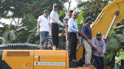 খালে ময়লা না ফেলার আহ্বান ডিএনসিসির প্রশাসকের