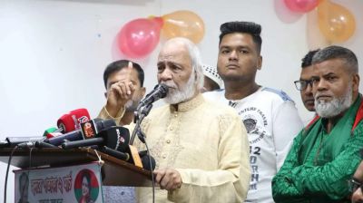 অন্তর্বর্তী সরকারকে সঠিক ইতিহাস নির্ধারণের আহ্বান মঈন খানের