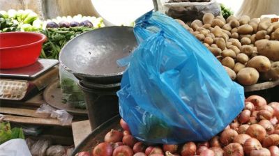 আজ থেকে কাঁচাবাজারেও পলিথিনের ব্যাগ নিষিদ্ধ