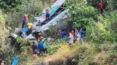 নিয়ন্ত্রণ হারিয়ে গভীর খাদে বাস, ৪০ যাত্রীর ২৩ জন নিহত