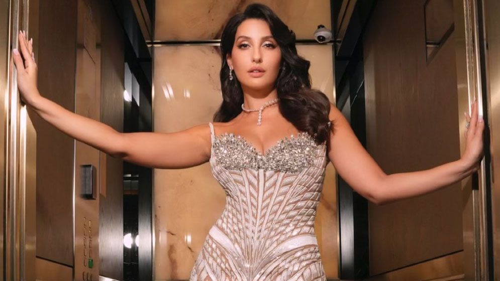 ‘জোর করে অশ্লীল রূপ দেয়ার চেষ্টা করবেন না’