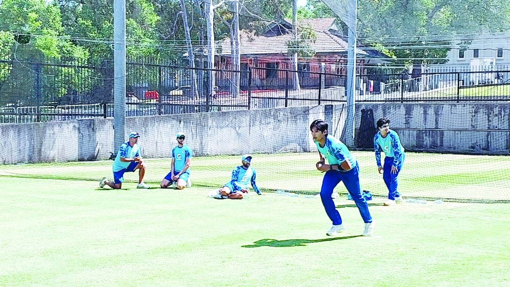 অজিদের বিপক্ষে পেসে ভরসা পাকিস্তানের