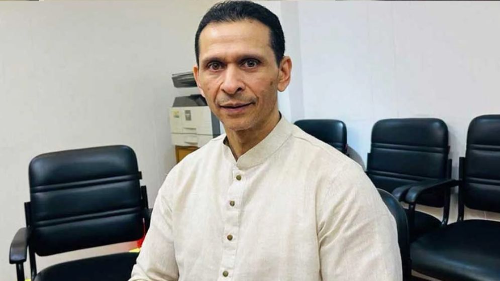 পালিয়ে গিয়ে এখন দেশ ধ্বংসের ষড়যন্ত্র করছে: সোহেল তাজ
