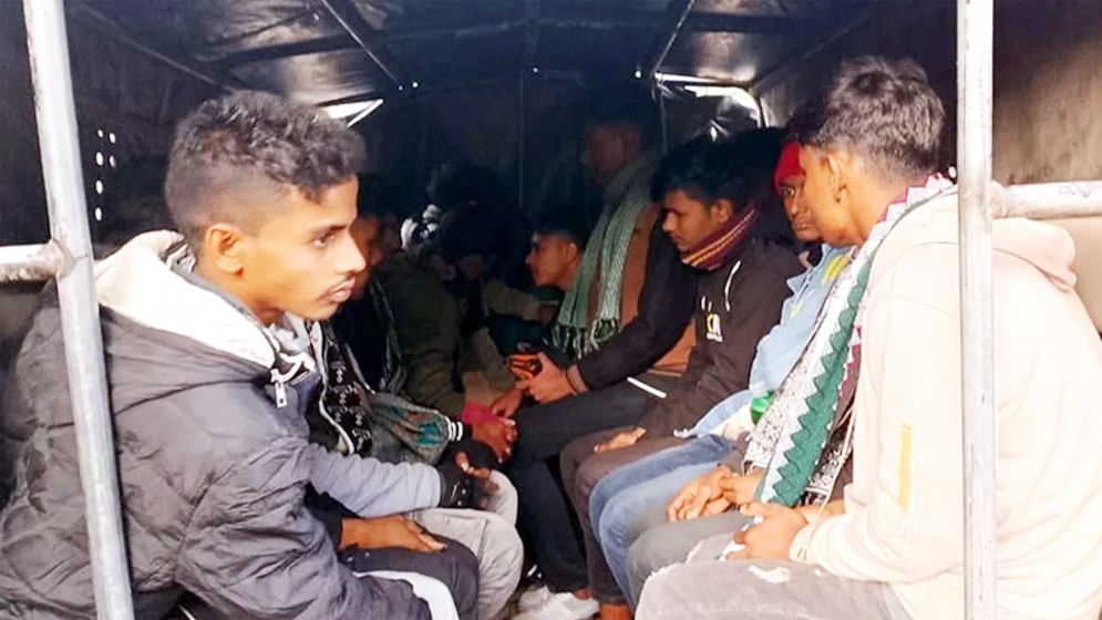 খেজুরের রস পান করতে এসে ‘জয় বাংলা’ স্লোগান, ১৫ যুবক কারাগারে