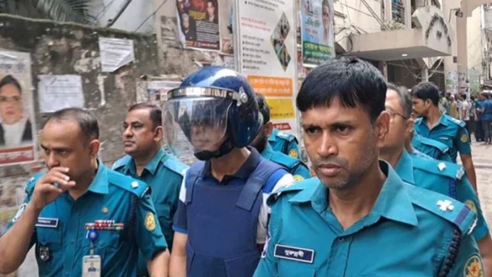 যাত্রাবাড়ী থানার সাবেক ওসিকে ট্রাইব্যুনালে হাজির