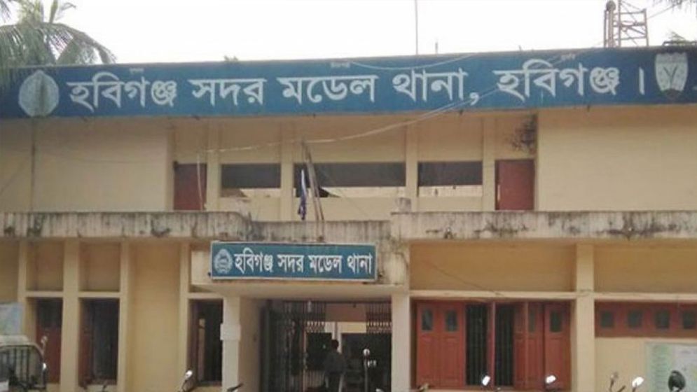 মসজিদের টাকা নিয়ে বিরোধের জেরে সংঘর্ষে শতাধিক আহত