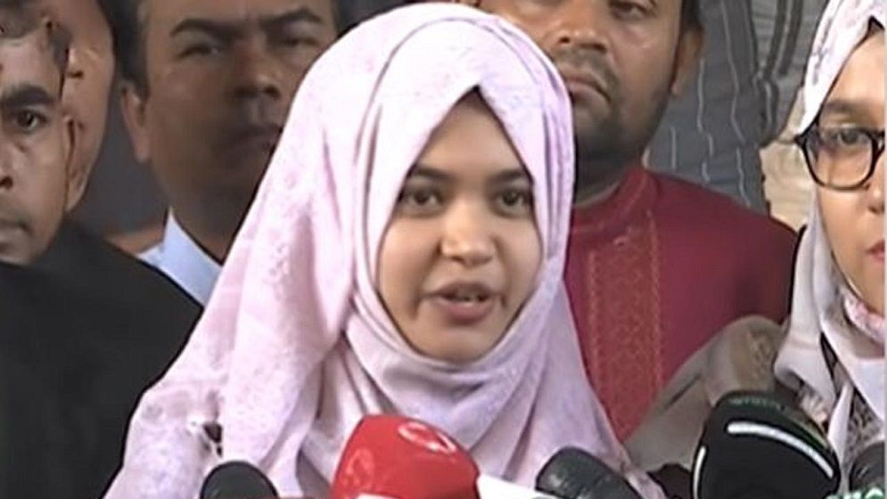 গ্রেনেড হামলায় খালাসের পর যে প্রতিক্রিয়া জানালেন জাহাঙ্গীরের মেয়ে