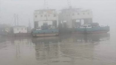 পাটুরিয়া-দৌলতদিয়া রুটে ফেরি চলাচল বন্ধ