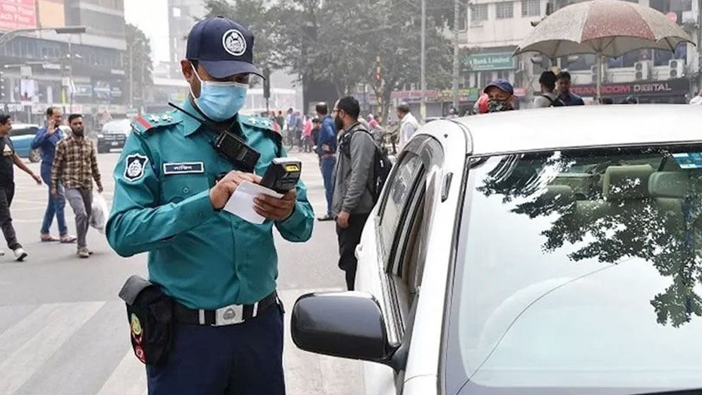রাজধানীতে ট্রাফিক আইন লঙ্ঘনে ১ হাজার ৫৯৪ মামলা 