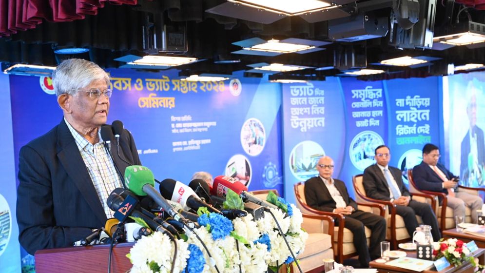 ৫০ বছর বহু শিল্প কর অব্যাহতি পেয়েছে, আর কতকাল: অর্থ উপদেষ্টা