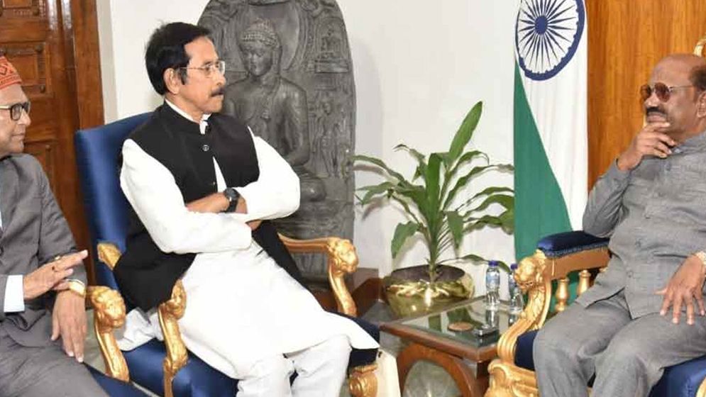 বাংলাদেশ ইসুতে কংগ্রেসের দৌড়ঝাঁপ, পশ্চিমবঙ্গের গভর্নরের সঙ্গে বৈঠক