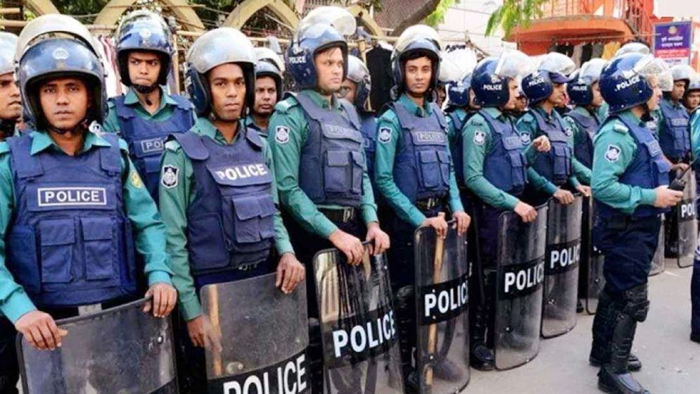 ঢাকায় অতিরিক্ত ৩ হাজার পুলিশ মোতায়েন, থাকবে ভ্রাম্যমাণ আদালত