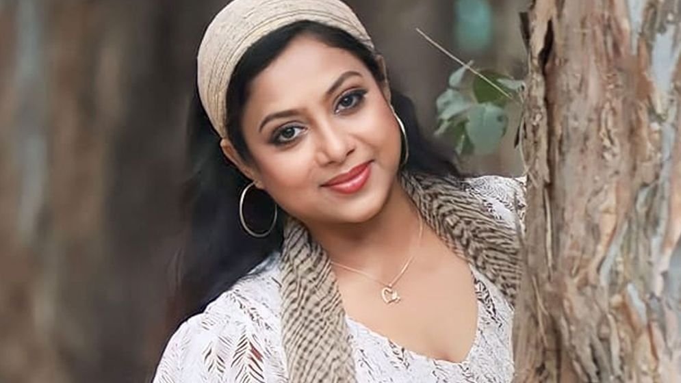 অবশেষে প্রেম নিয়ে মুখ খুললেন শাবনূর, প্রেমিক কে?