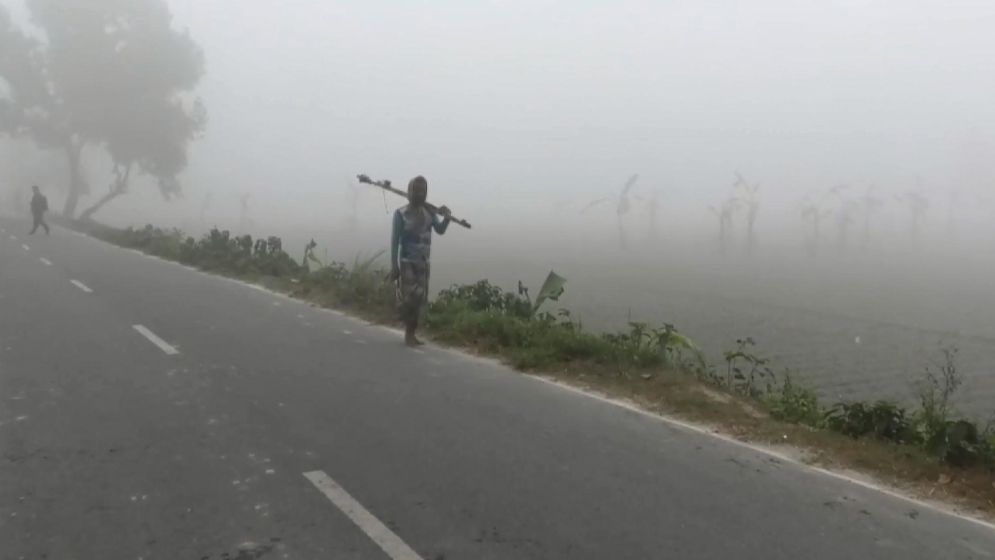 মৌসুমের সর্বনিম্ন তাপমাত্রায় কাঁপছে যে অঞ্চল
