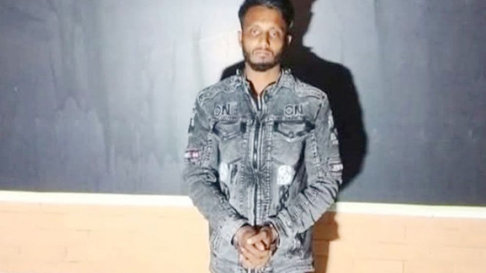 জাহাজে সাত খুনের রহস্য উদঘাটন