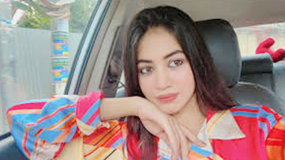 একদিনও কোনো জামা রিপিট করিনি : প্রিয়ন্তী উর্বী